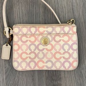 💕 Coach Wristlet 💕
